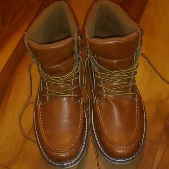 Shoe - Picture 2 of 6